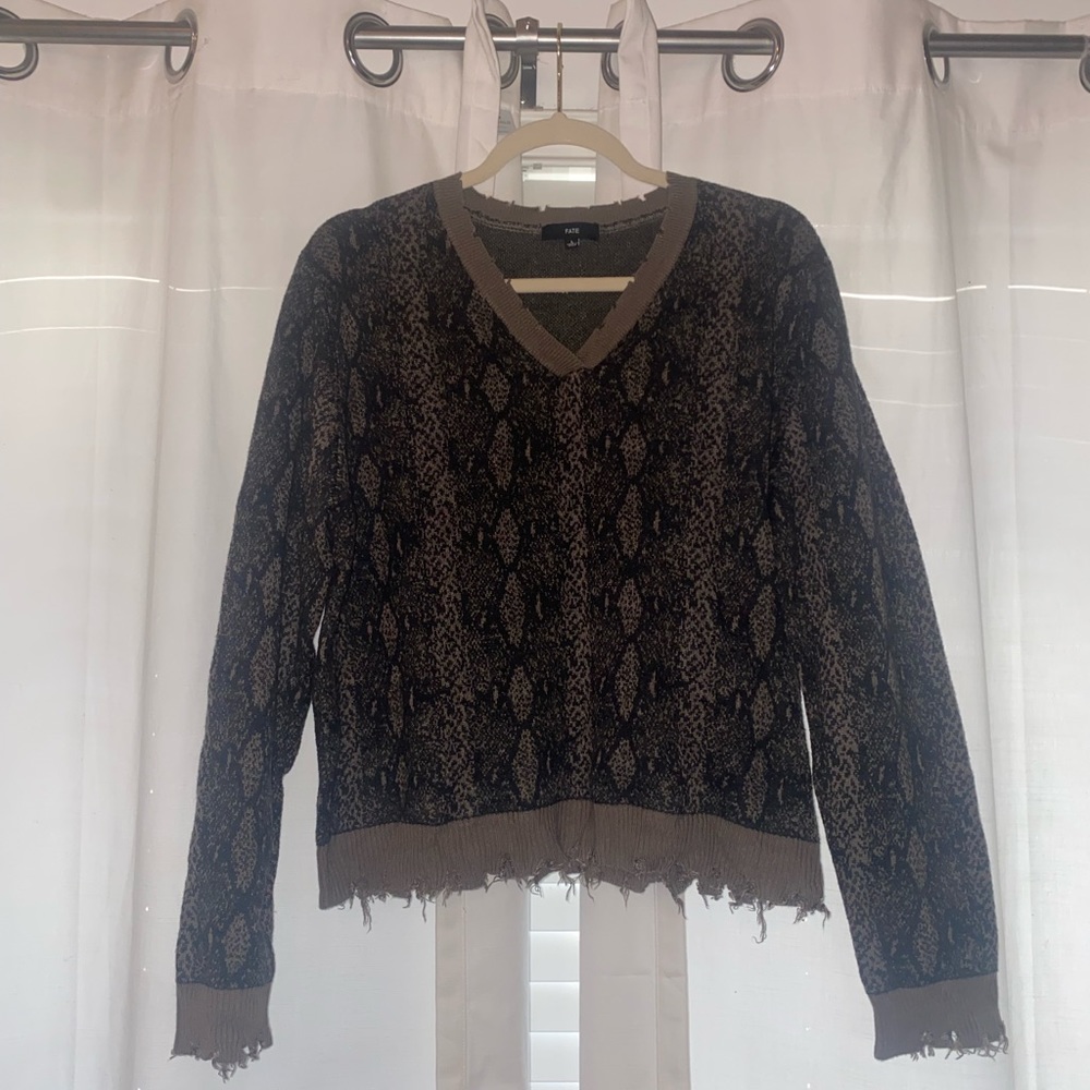 Fate Sweater Size Large Snakeskin Print
